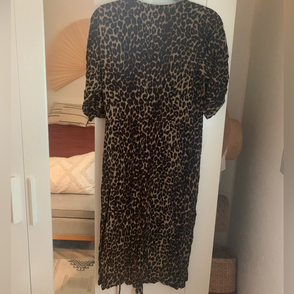 Cheetah rap/button up dress - Picture 5 of 5